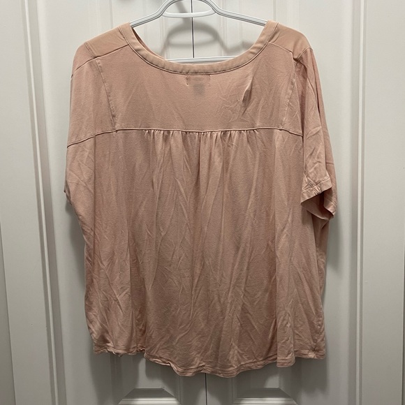 Large Old Navy pink blouse - Picture 2 of 2